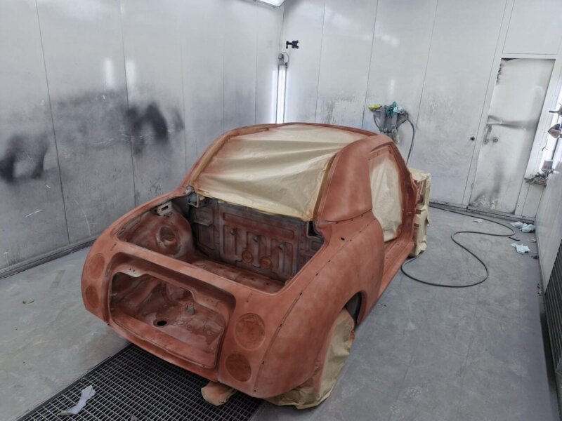 nissan-figaro-spray-booth-2
